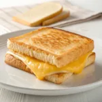 Croque McDo maison copycat avec pain retourné et fromage fondant