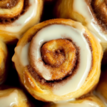 Cinnamon rolls moelleux maison avec glaçage cream cheese et cannelle